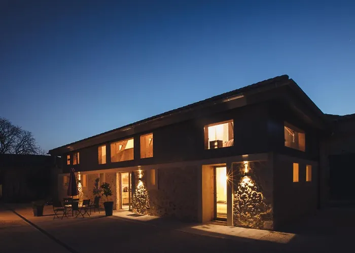 La Metairie Du Clos Saint Louis, 4 Pour 8 Personnes Ferienhaus Montréal