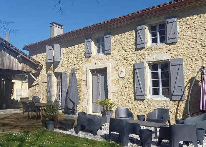 La Metairie Du Clos Saint Louis, 4 Pour 8 Personnes * Montréal