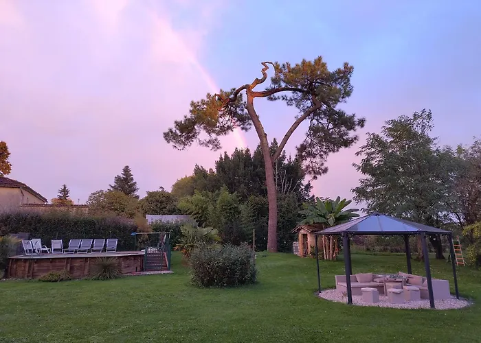 La Metairie Du Clos Saint Louis, 4 Pour 8 Personnes