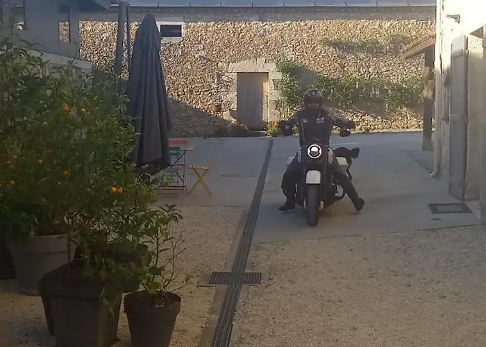 La Metairie Du Clos Saint Louis, 4 Pour 8 Personnes * Montréal