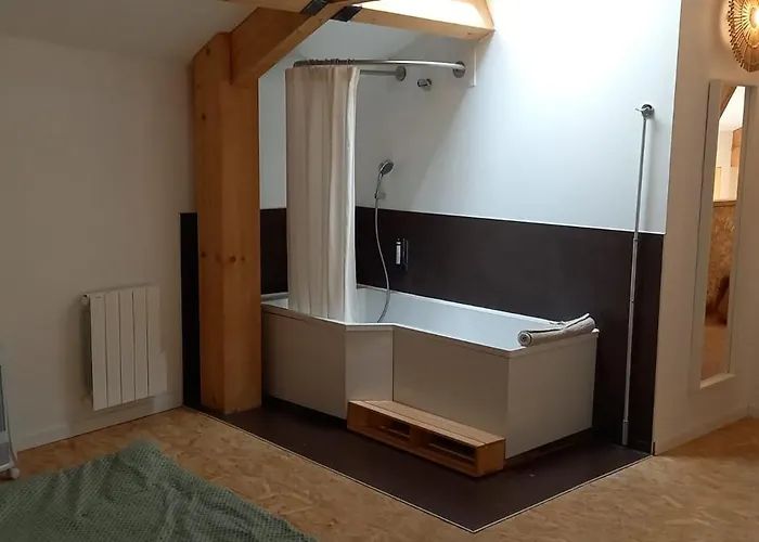 La Metairie Du Clos Saint Louis, 4 Pour 8 Personnes Ferienhaus Montréal