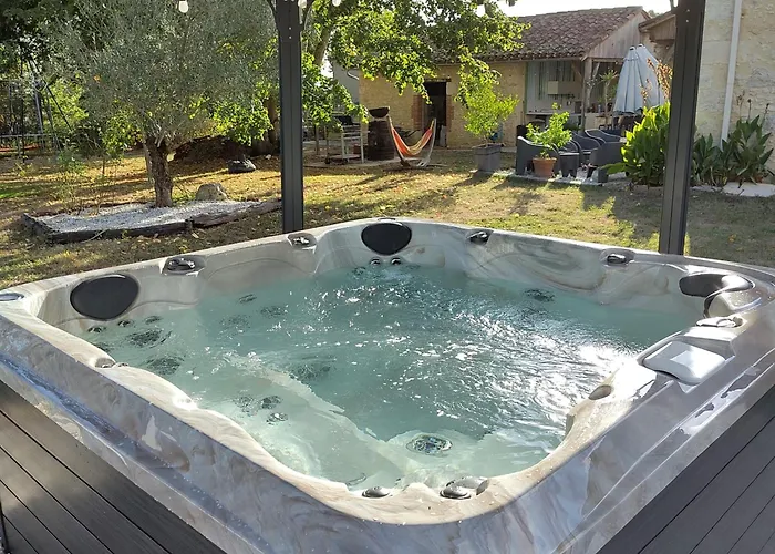 La Metairie Du Clos Saint Louis, 4 Pour 8 Personnes *