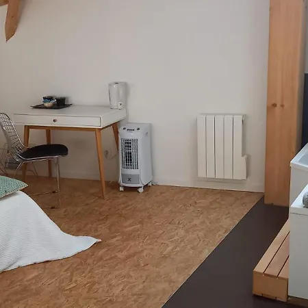 La Metairie Du Clos Saint Louis, 4 Pour 8 Personnes