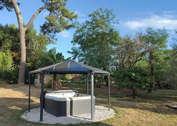 La Metairie Du Clos Saint Louis, 4 Pour 8 Personnes 別荘 *